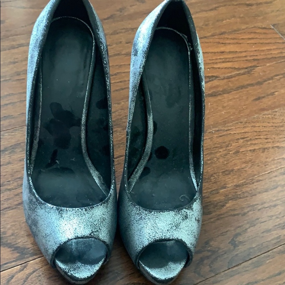 Aldo washed silver shoes high heels